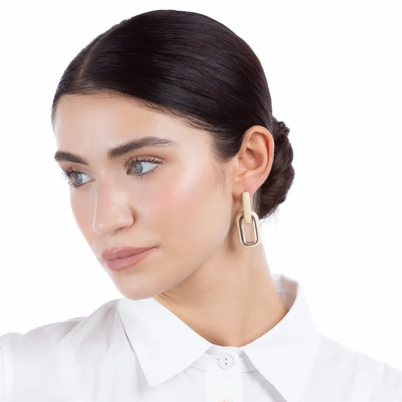 Shiny, par de aretes de plata 925 y esmalte, con poste y cierre de clip